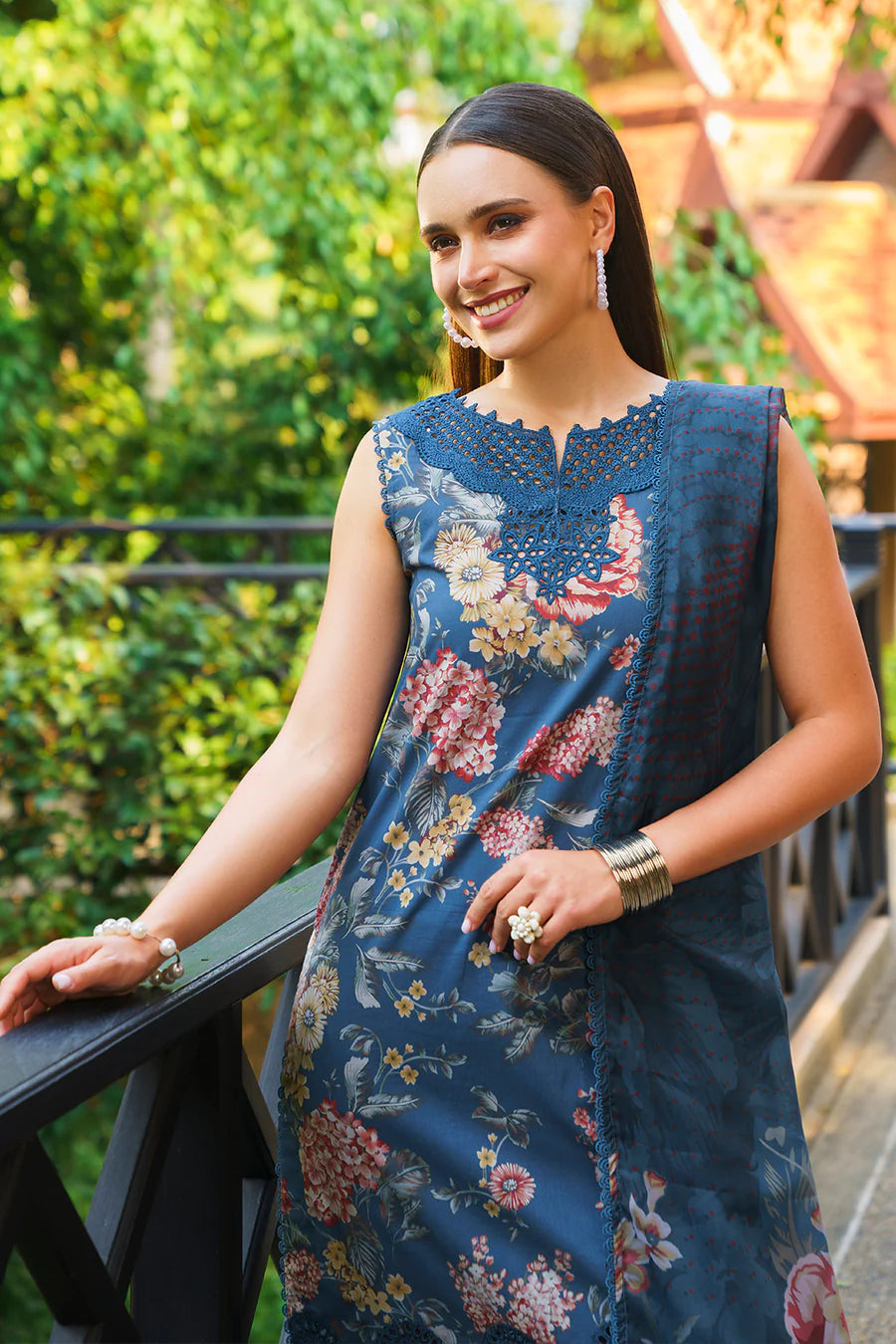 UE-242 Printed Lawn