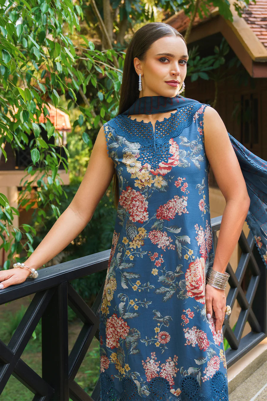 UE-242 Printed Lawn