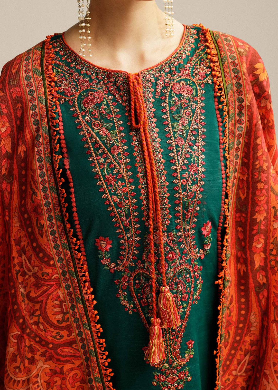 Hussain Rehar Brand Luxury Embroidered Article