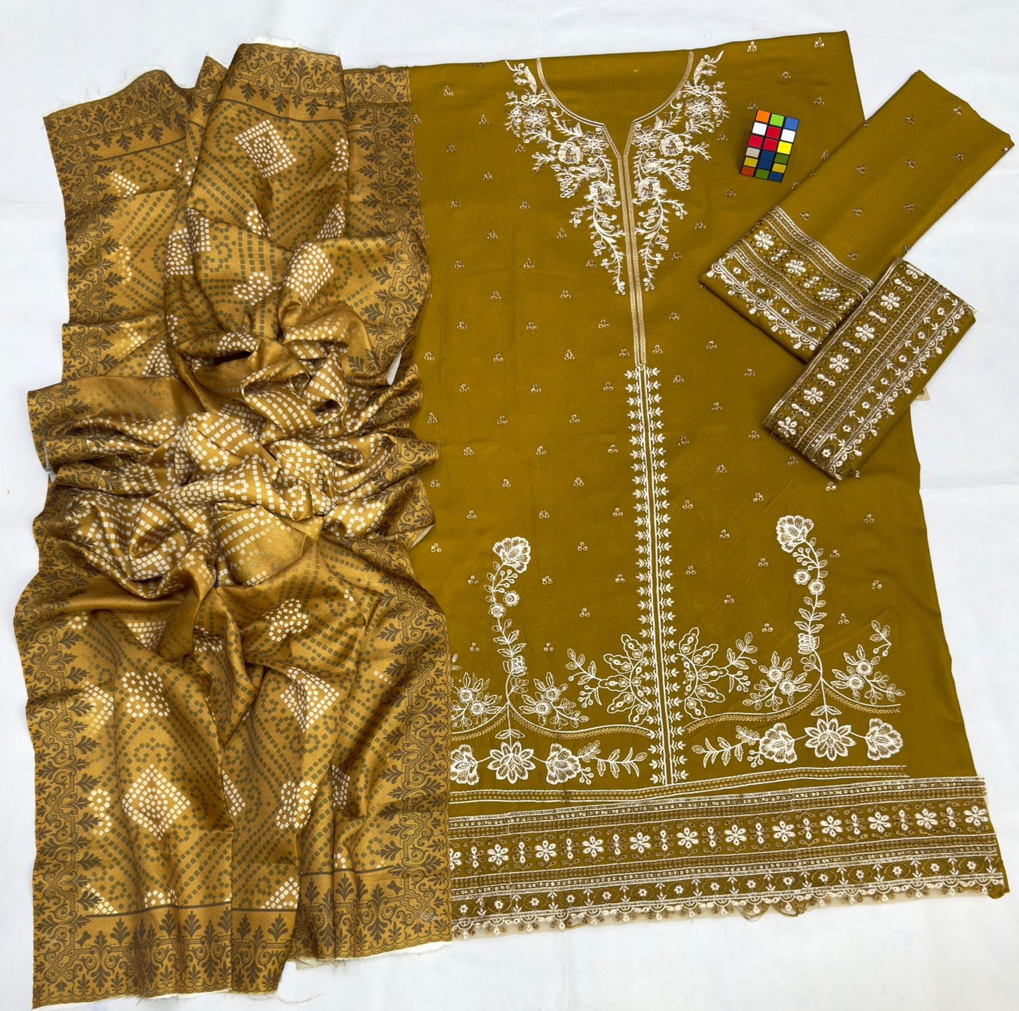 CoCo By ZaraShahjhan Brand Luxury Embroidered Article