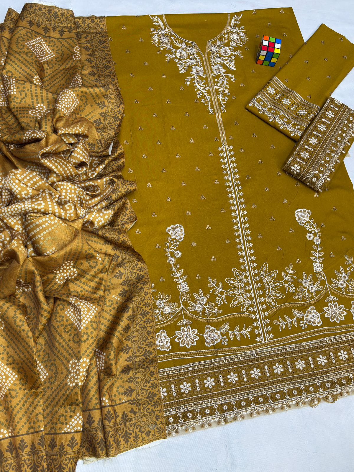 CoCo By ZaraShahjhan Brand Luxury Embroidered Article