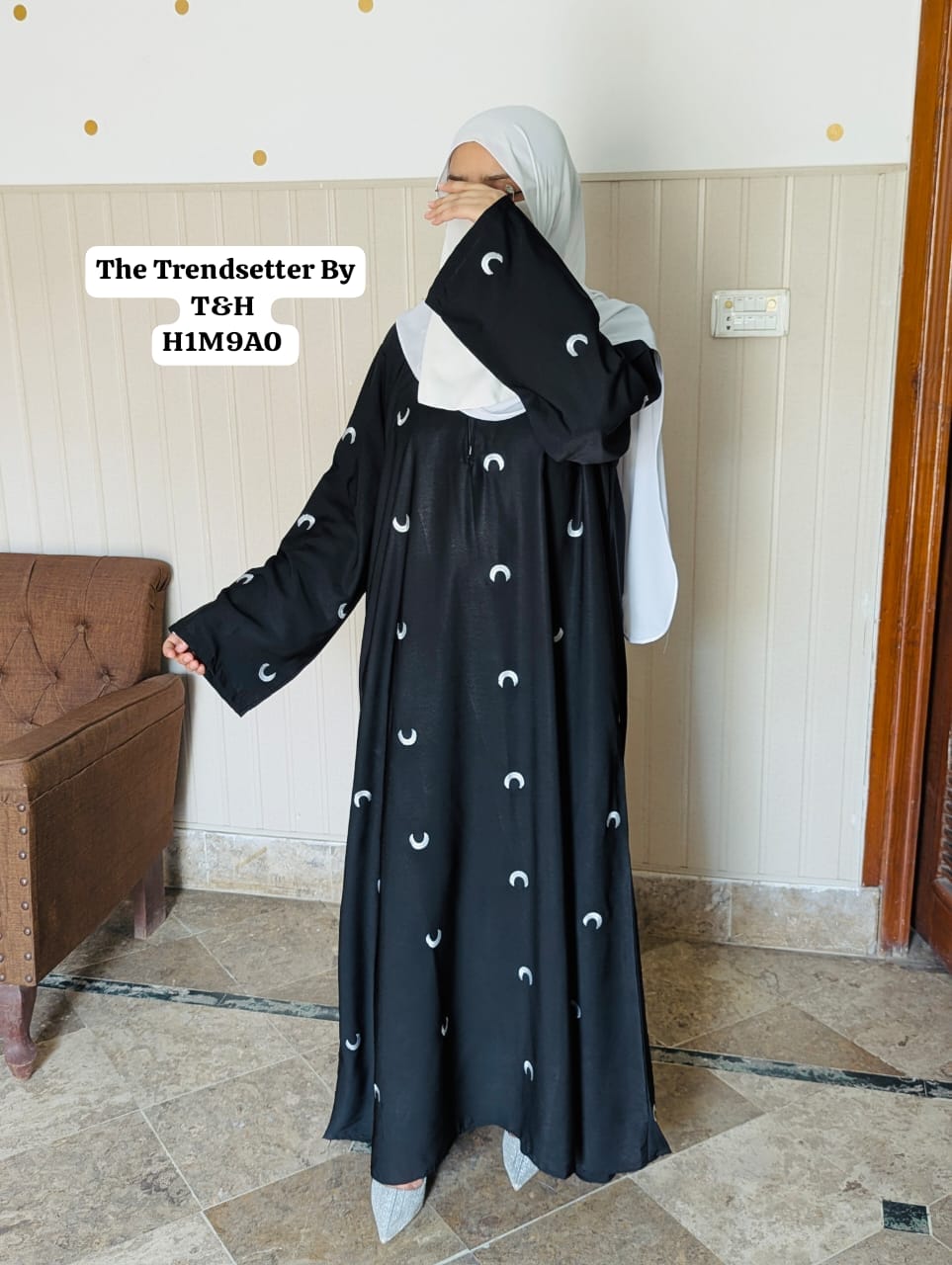 Moon Embroidered Abaya
