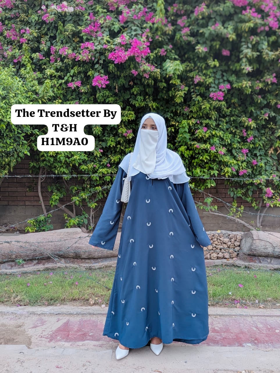 Moon Embroidered Abaya