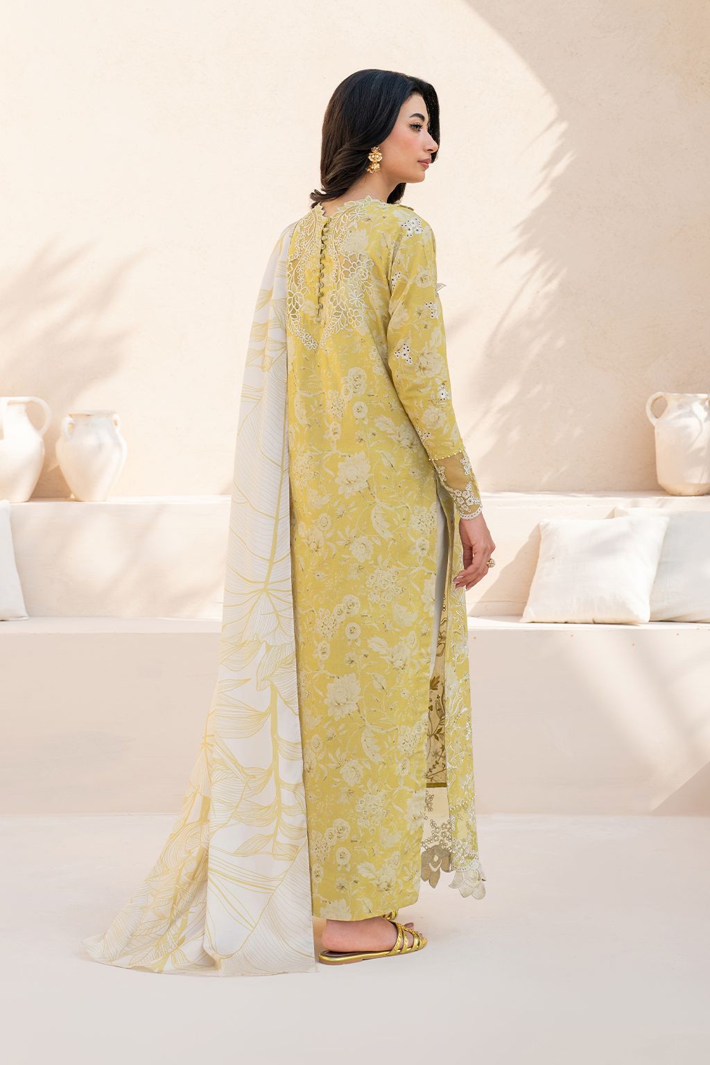 IZNIK BRAND PREMIUM LUXURY EMBROIDERED ARTICLE