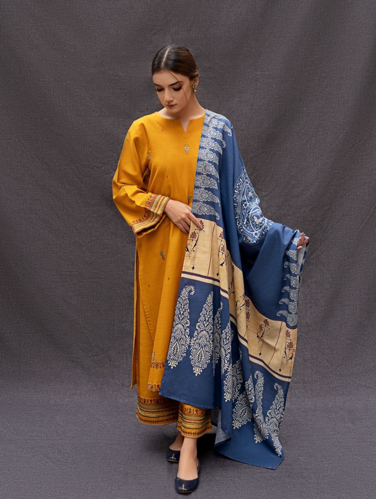 Urge Brand Luxury Embroidered Article