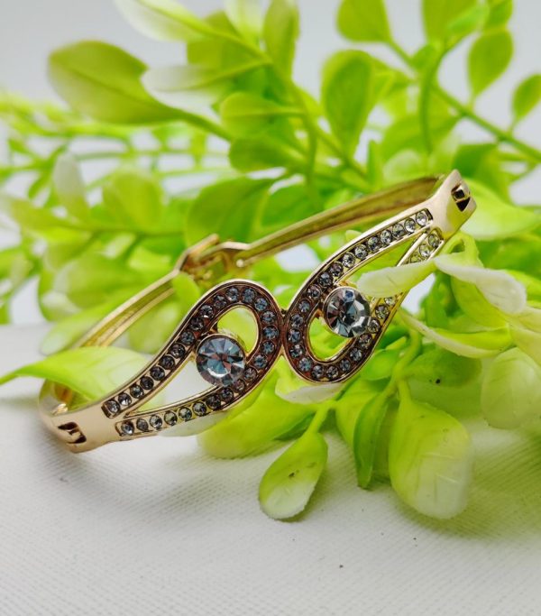 Graceful Adjustable Bracelet With Dazzling Pearl Accent – Imported Elegance | Best Quality Artificial Bracelet For Girls & Women | For Every Occasion