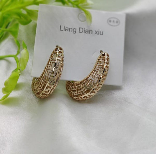 Imported Elegant Crystal Flower Dangle Earrings – Graceful & Stylish – Luxurious Gold Finish | Best Quality Artificial Earrings For Girls & Women