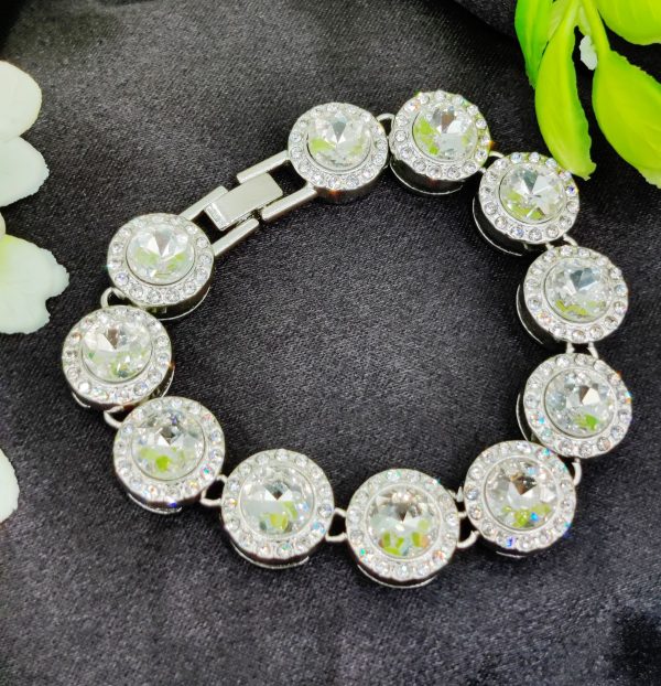 1 Piece Imported Exquisite Adjustable Heart Crystal Bracelet – Imported Elegance | Best Quality Artificial Bracelet For Girls & Women | Bracelet For Every Occasion | Elegant Design